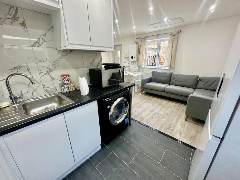 2 Bedroom House,Brownhillrd Se6 London Exterior photo